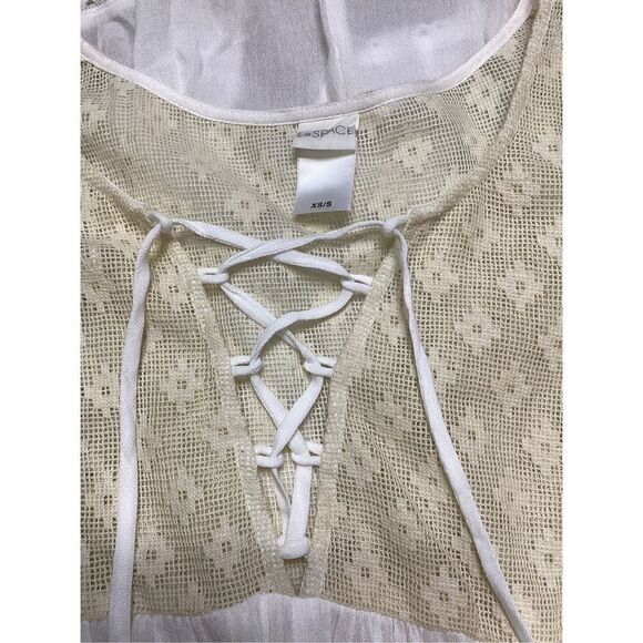 New. L*SPACE white and cream lace coverup. S/XS. Retails $149 - Picture 6 of 6